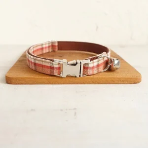 Collar Ajustable para Perros con Estilo - Cuadros Rojos